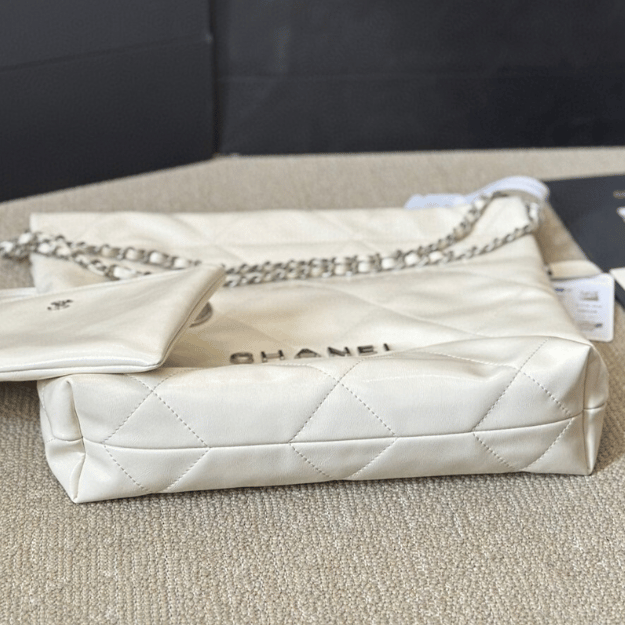Chanel 22 Bag Small Oiled Off-White/Cream 11.8 Inches